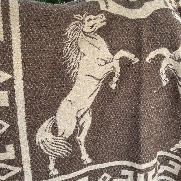 PLUS SIZE Mexican Poncho - Picture 4 of 4